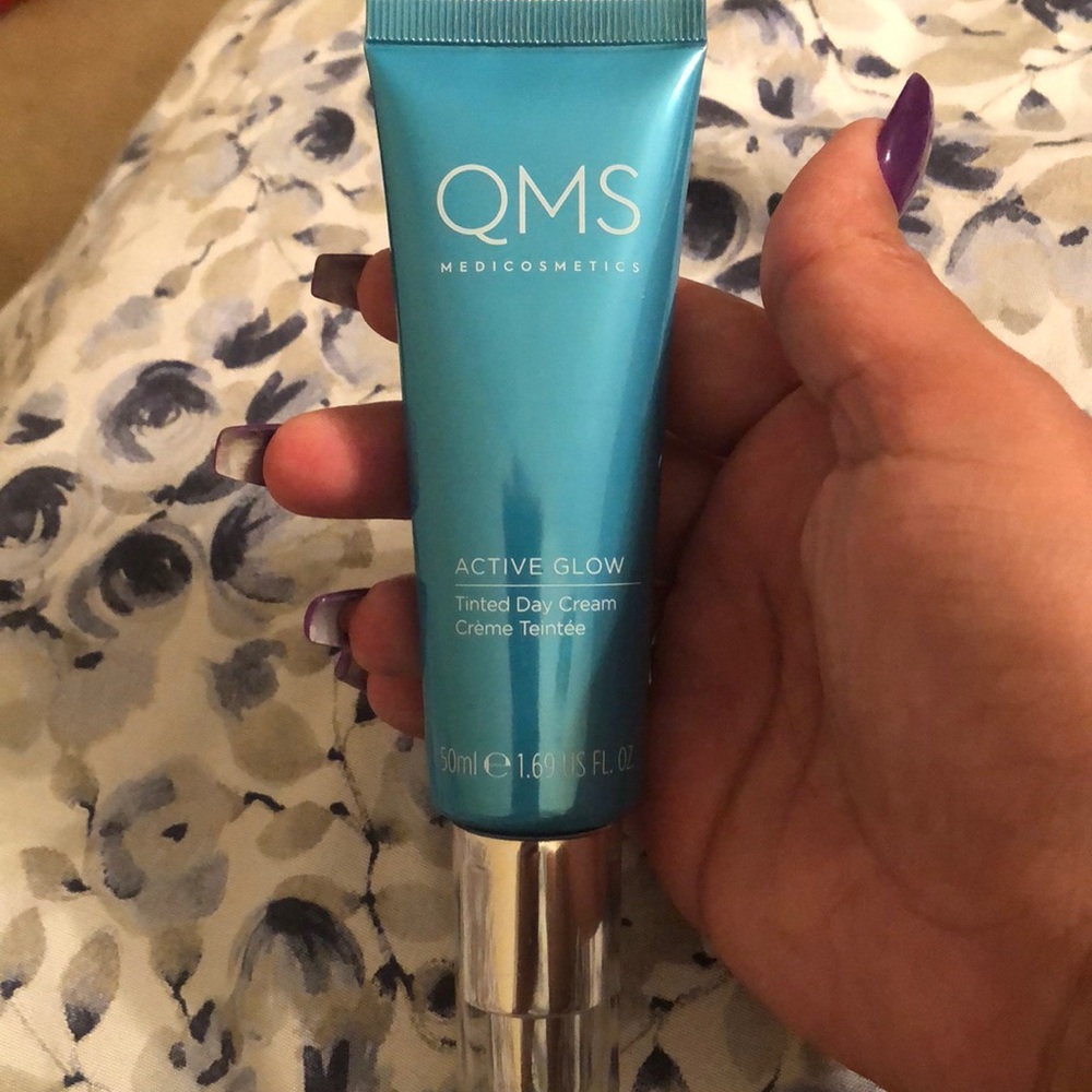 QMS active glow (tinted day cream)